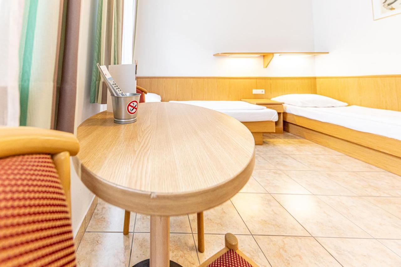 Hotel-Pension Fuenfhaus Vienna Luaran gambar
