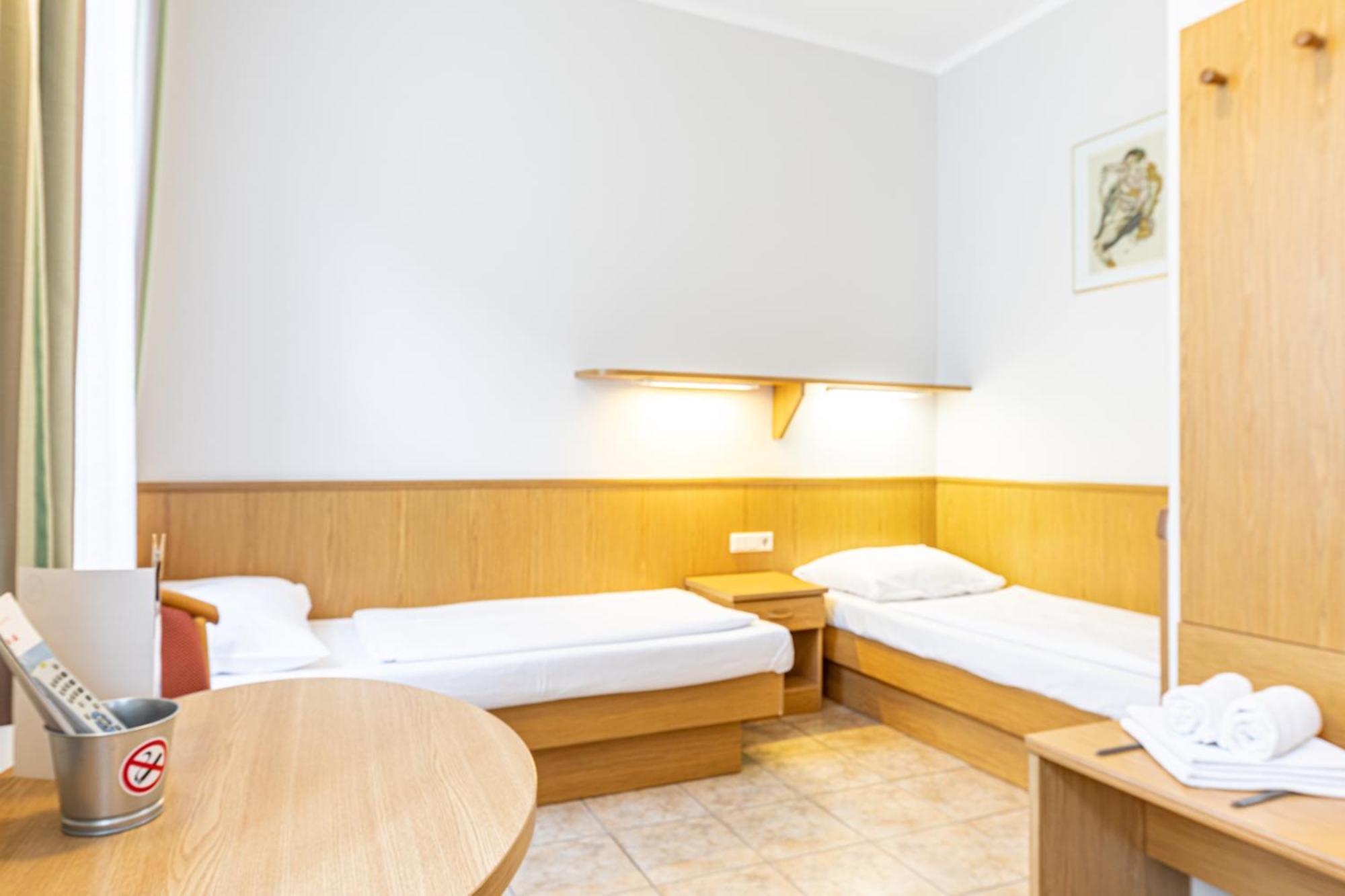 Hotel-Pension Fuenfhaus Vienna Luaran gambar